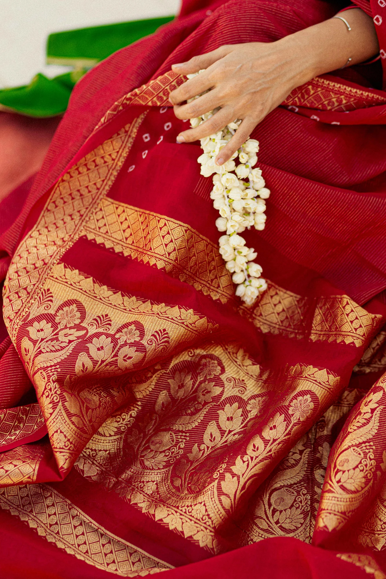 Madurai Red Vaira Oosi Sungudi Saree - 4