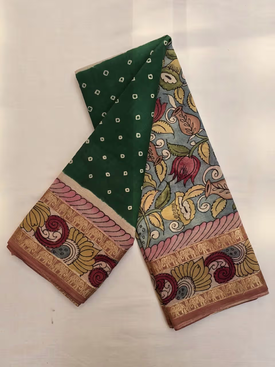 Meenakshi Pachai Green Kalamkari Sungudi Saree - 2