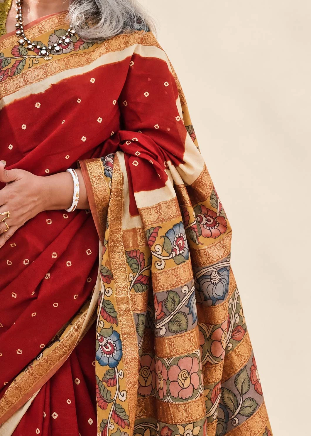 Madurai Arakku Red Kalamkari Sungudi Saree