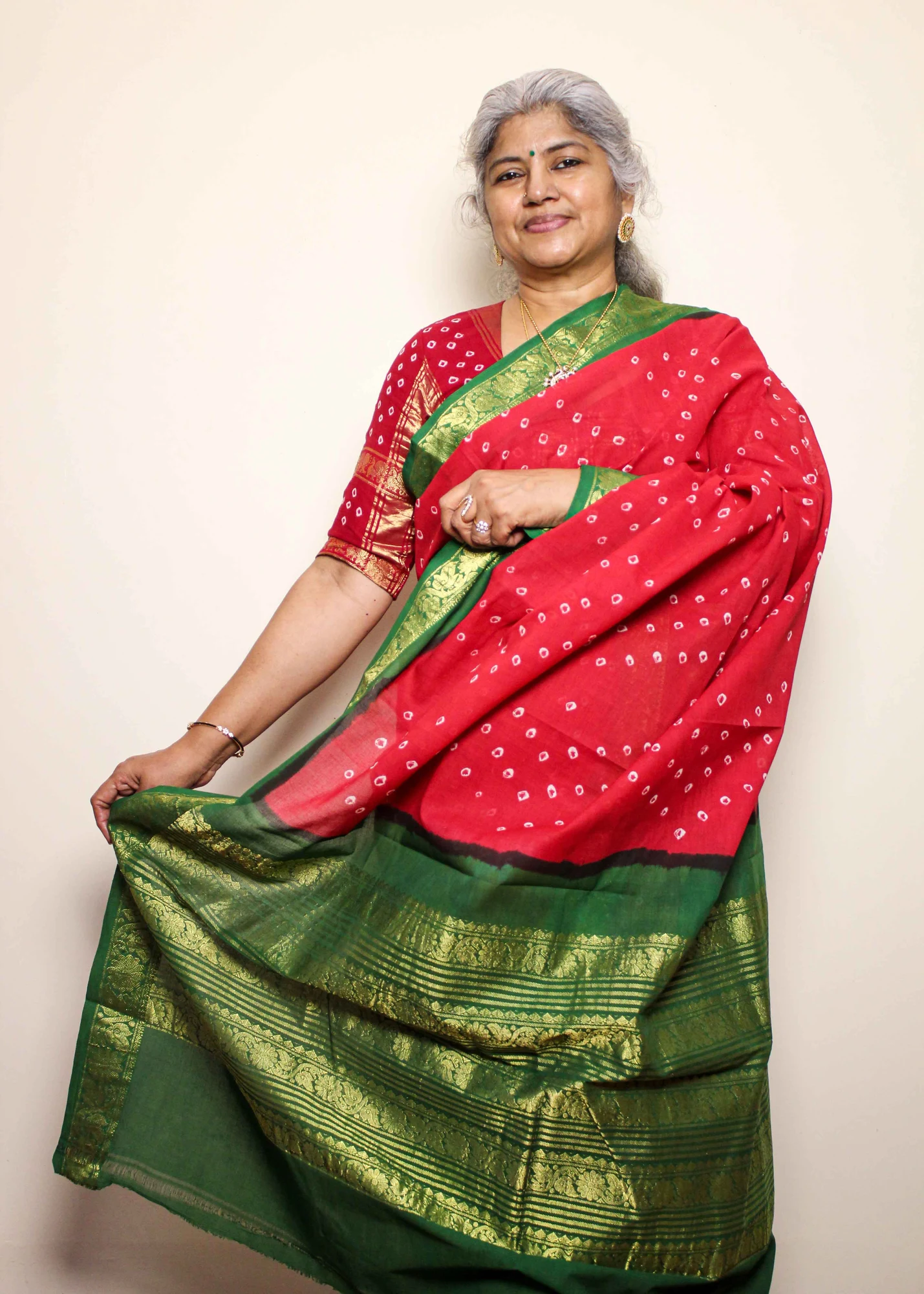 Red Vangi Sungudi Saree with Green Floral Border - 4