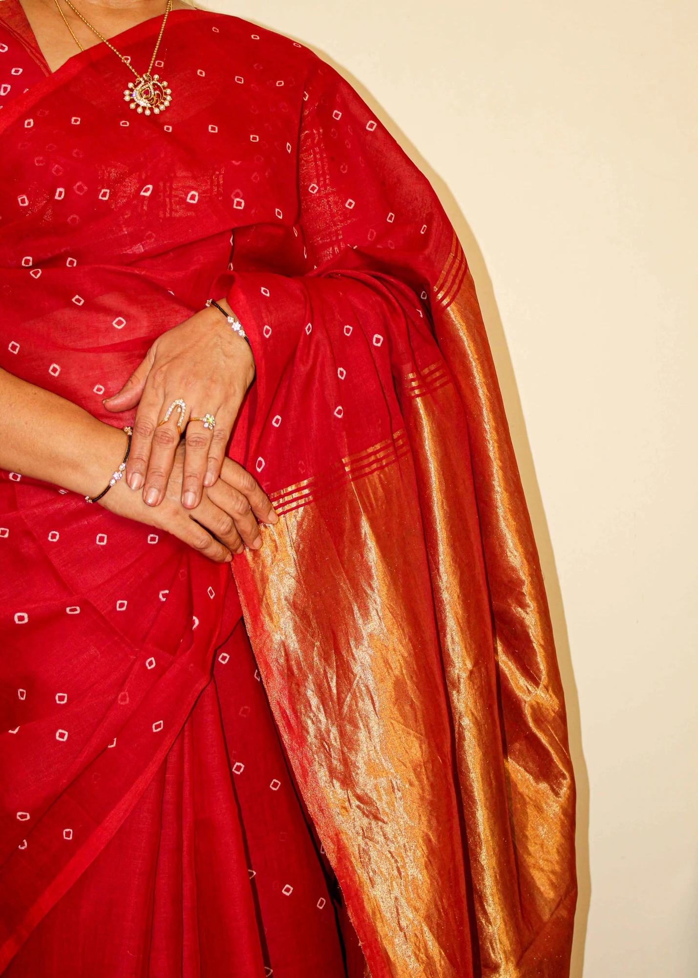 Madurai Arakku Red Sungudi Saree with Rich Tissue Pallu - 3